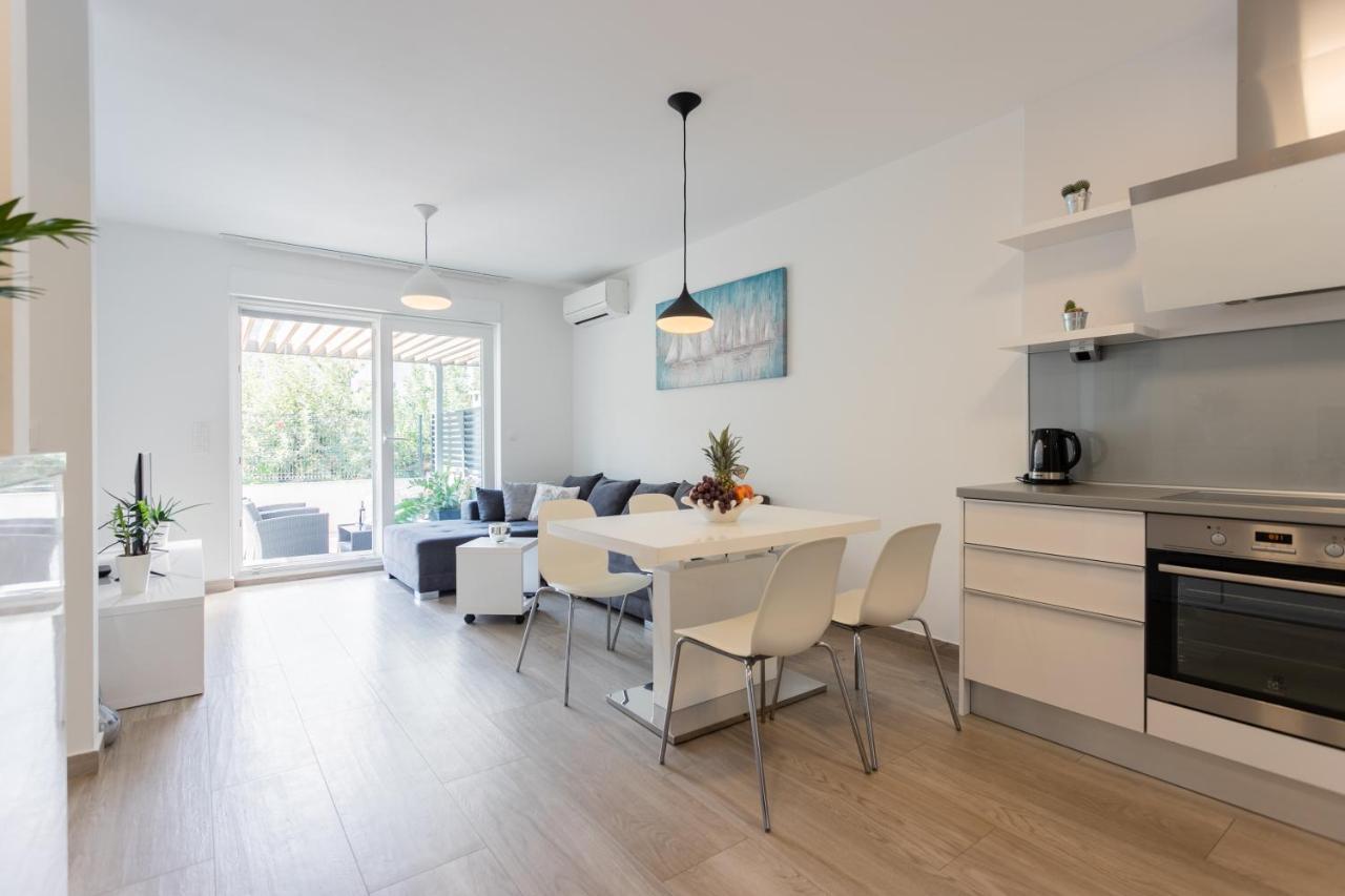 New Modern Apartment "Marjan" Подстрана Экстерьер фото